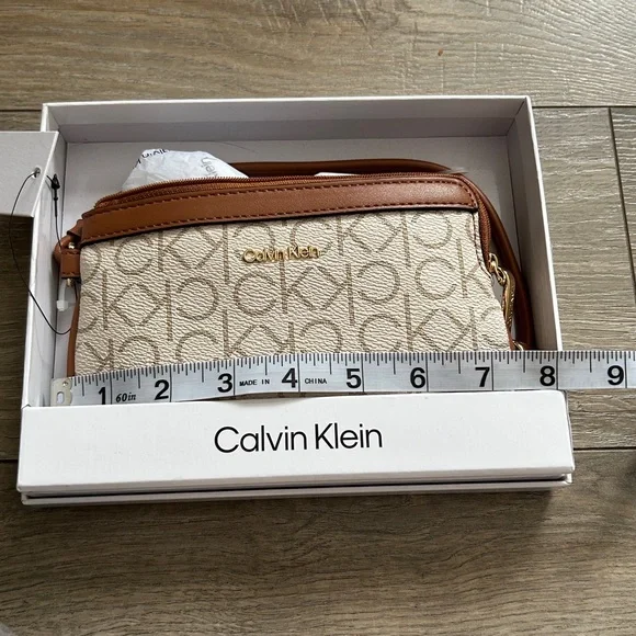 NWT Calvin Klein Cream and Tan Bag - Picture 3 of 10